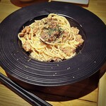 MEAT×MEET - 仔羊の煮込みパスタ¥1250