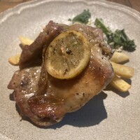リオ・ブルーイング・コー ビストロアンドガーデン 東京ミッドタウン - レモンペッパーチキン　石窯チキン¥1200