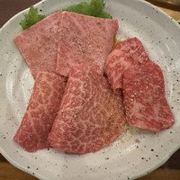 焼肉 いのうえ 吉祥寺店 - 黒毛和牛厳選ロース3種盛