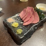 タン料理居酒屋 BEROBE - タンの刺身