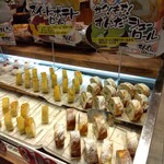 どんぐり - メニュー　陳列棚