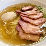 自家製麺 公園前 - 塩らぁめん味玉入り、チャーシュー増し