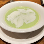 マーケットレストランAGIO - グリンピースのポタージュ、とてもきれいで、色が鮮やか。