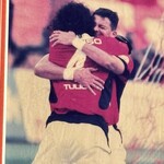 マーケットレストランAGIO - 歓喜のあまり抱擁する2人に拍手