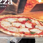 マーケットレストランAGIO - 見てるだけでも、美味しそうなピザ