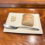馳走西健一 - パンと海藻入りバター