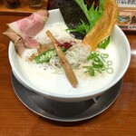 暁 製麺 - 鶏豚だしらぁ麺  ( 豚肩ロースのレアチャーシュー トッピング )