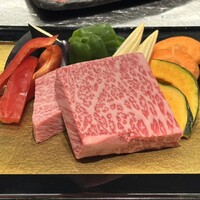 銀座 鉄板焼 向日葵 - 前沢牛75g/人(写真は3人前)