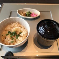 日本料理 旬彩 - 炊き込みご飯とお椀、香の物