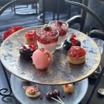 DINING & BAR TABLE 9 TOKYO - 