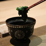 赤坂焼肉 八面六秘 - 本日の一品 - 春菊と豆苗の出汁