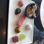 DINING & BAR TABLE 9 TOKYO - 