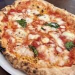 トラットリア エ ピッツェリア アミーチ - 