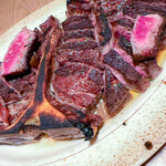 Peter Luger Steak House Tokyo - プライムグレードビーフ ルーガーズセレクト 自家熟成庫 ドライエイジドステー