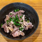 やきとん よし田 - 2025.5 はつもとのアヒージョ（300円）