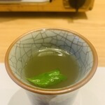 302578514 - ②【先吸】
                        三葉入りスープ