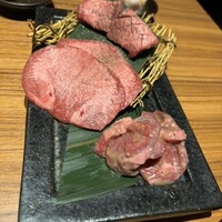 中目黒焼肉 登牛門 - 