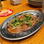 新時代 - 鮮レバ刺し　418円