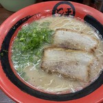 長浜ラーメン とん平  - 豚骨ラーメン 800円