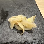 鮨 浜はち - ガリ昆布いり