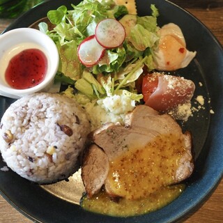 ナンバー ファイブ カフェ_0