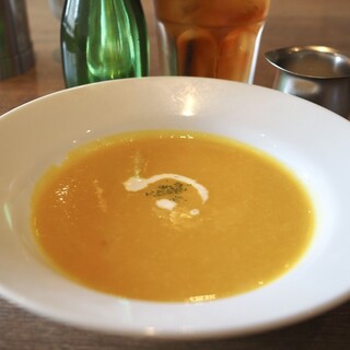 ナンバー ファイブ カフェ_1