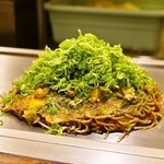 Hiroshima Okonomiyaki Okotarou - 2014.8 おこたろう名物焼（1,242円）＋そばダブル（205円）