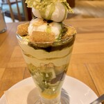 100本のスプーン TOYOSU - 今回のパフェは抹茶と伊予柑？でした。ほろ苦さよきでした。ハーフサイズです。