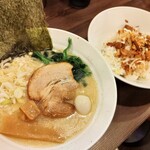 横浜家系らーめん 麺家さやか - 