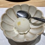 鮨 稲荷 たけ屋 - 塩パインアイス