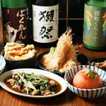 酒とツマミ ちゅんま - 料理集合後ろに日本酒