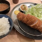 とん久 - 特選ヒレかつ定食