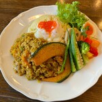 CAFE&PAN　汎茶 - 料理写真:温玉ぷるぷるドライカレー