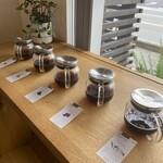 OUJI CAFE - 店内 珈琲の試飲コーナー
