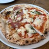 PIZZA SALVATORE CUOMO - 料理写真:人気No.1！マルゲリータ
ハーブチキンとサラミのピリ辛ピッツア
