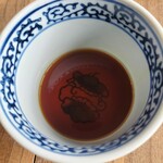 蕎麦 ひねもす - 辛汁
      出汁は鰹が主で返しは濃い目の甘め