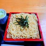 やぶ善 - 冷水でしっかりと締められた、"中華麺"。