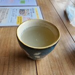 蕎麦 ひねもす - 蕎麦湯
      蕎麦を茹でた後の窯湯に蕎麦切りの際に出た端切れを潰し入れた（蕎麦粉じゃ無くて）独特のもの