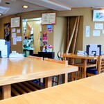 やぶ善 - 店内中央。