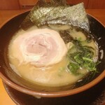 むぎ家 - 醤油とんこつラーメン(並)¥850
