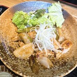 炭火焼鳥わだち - せせりのスタミナ炒め