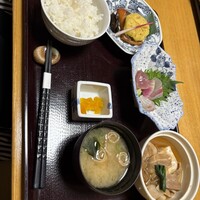 魚匠 基  大門町 - 日替わり御前1,320円(お刺身と肉豆腐、鮭ポテト焼き)