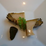 レストラン・ジョルジュマルソー - 【唐津産 蒸しアワビの木の芽添え】