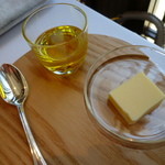 レストラン・ジョルジュマルソー - バターとオリーブオイル♪