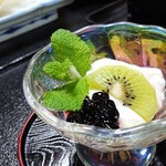 さかや - デザート♪杏仁豆腐みたいな