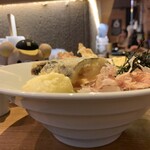 掌 - 横からの景色と盛り具合。