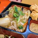 東菜館純ちゃん - 五目うま煮。熱々で口の中が焼けるとは。