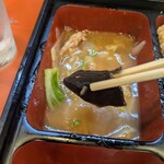 東菜館純ちゃん - このキクラゲがなかなか分厚い。