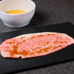 A5黒毛和牛炙り大判サーロインすきやき