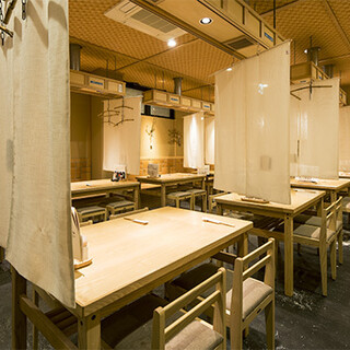 【胡町駅徒歩すぐ】和の趣漂う木目調空間で広島名物と蕎麦を堪能